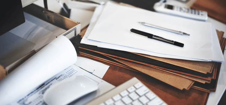 sok papírmunkával jár az engedélyek megszerzése